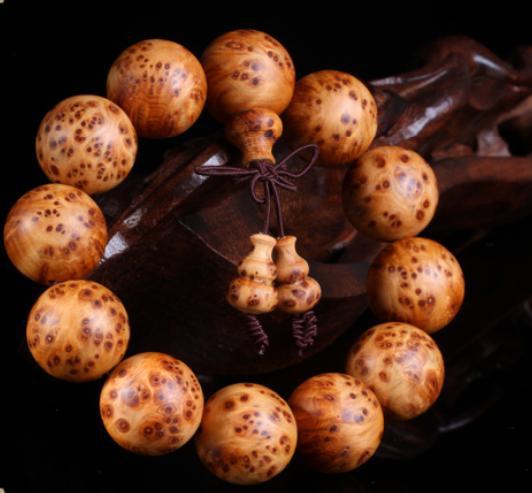 吴亦凡皮卡丘疑似和女友定情信物 吴亦凡女朋友是谁-三亿体育