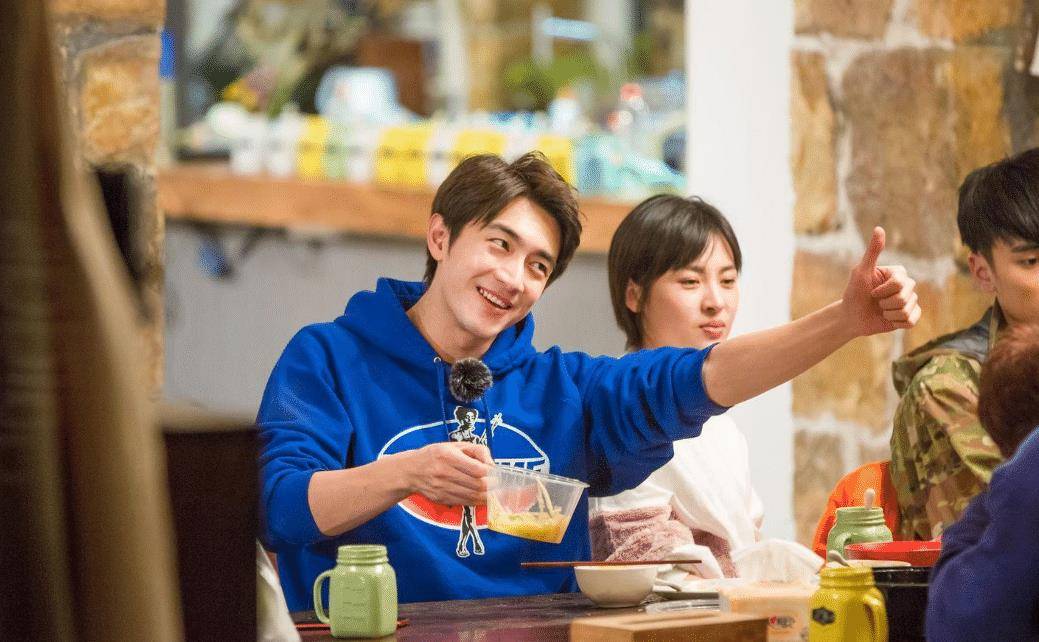 明星的游戏名都叫啥?万茜可爱 林更新自恋 看到薛之谦:太嚣张“三亿体育”(图4)
明星的游戏名都叫啥?万茜可爱 林更新自恋 看到薛之谦:太嚣张“三亿体育”(图4)